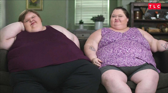 Amy a Tammy Slatonovy bojují v pořadu 1000-lb Sisters s obezitou. 