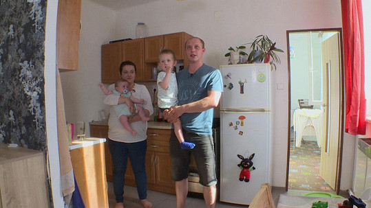 V další rodině se potkáme s Terezou (20), Filipem (23), Jiříkem (2,5) a Eliškou (půl roku), kteří žijí v Dubenči.
