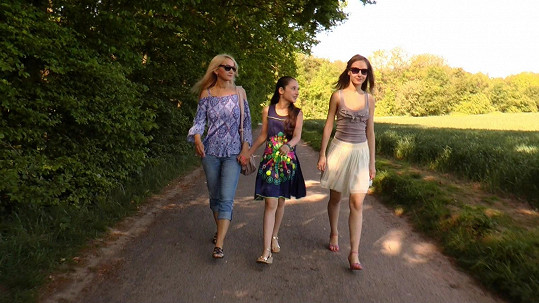 Šárka Grossová s dcerami Denisou a Natálkou
