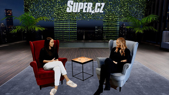 Agáta Hanychová byla prvním hostem Super.cz v nové talk show Superchat.