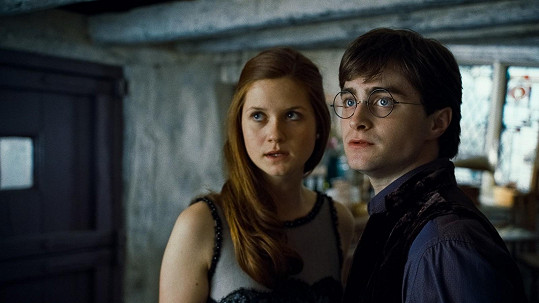 V sérii o slavném kouzelníkovi byl její láskou sám Harry Potter. 