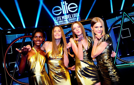 Eva se v roce 2013 stala v Číně světovou vítězkou Elite Model Look 2013. Získala kontrakt ve výši 150 000 eur.