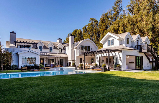 Dům v Malibu koupil Chris Martin v říjnu roku 2020.