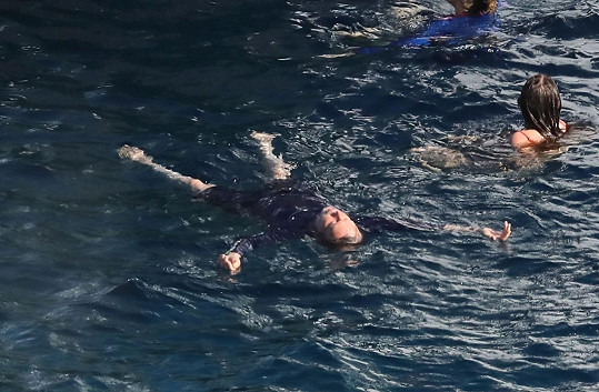 Zpěvákova rodina vyrazila na plavbu jachtou kolem Mykonosu.