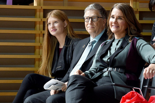 Bill Gates s exmanželkou a starší dcerou Jennifer