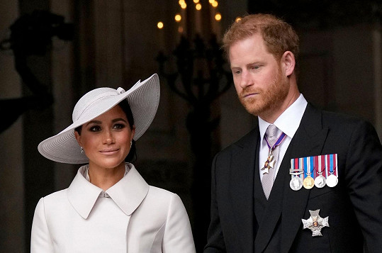 Princ Harry s manželkou Meghan a jejich dětmi za královnou údajně nepřijedou. 