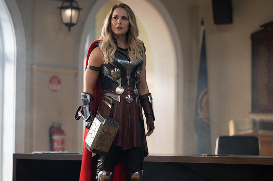 "Nabušenější jsem nikdy nebyla," říká o své figuře ve filmu Thor: Láska jako hrom Natalie. 