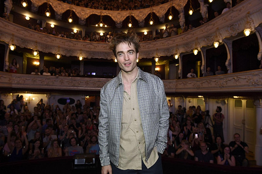 Robert Pattinson v Městském divadle v Karlových Varech