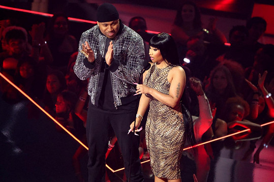 Nicki a LL Cool J pak společně předávali cenu. 
