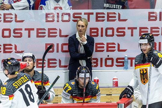 Jessica Campbell je hokejovou asistentkou u německého nároďáku.