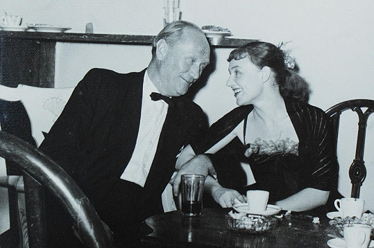 František Kreuzmann starší, děda Františka, byl slavný a velmi obsazovaný filmový herec. Na snímku s dcerou Alenou.