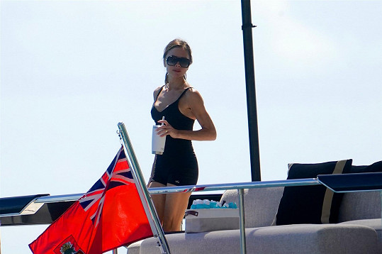 Victoria Beckham si užívala pohodičku na jachtě. 