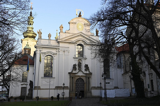 Poslední sbohem dali lidé Nadě Urbánkové v Bazilice Nanebevzetí Panny Marie v areálu Strahovského kláštera v Praze.