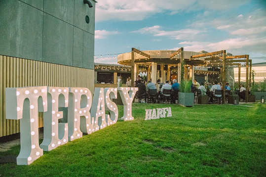 Terasy Harfa nabízí různé kulturní a společenšké zážitky