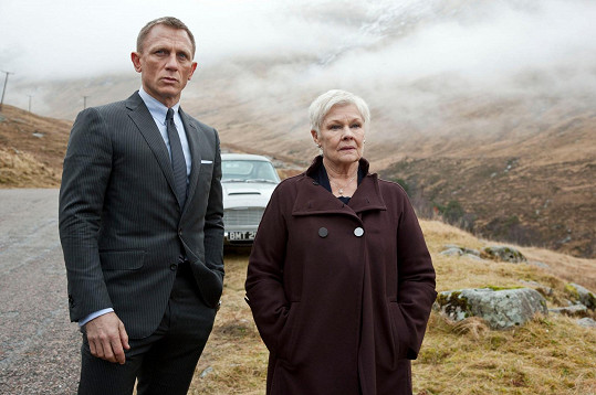 Bondovu šéfku M ztvárnila senzačně Judi Dench. Tvůrci ale nyní chtějí do postavy zakomponovat více vtipu.