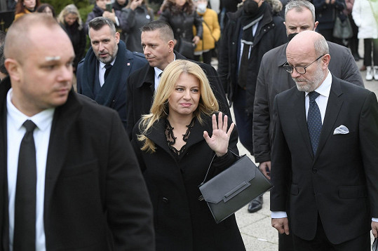 Sbohem přišla dát také slovenská prezidentka Zuzana Čaputová.