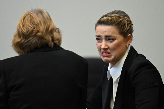 Pokus o zrušení případu Amber Heard nevyšel. 