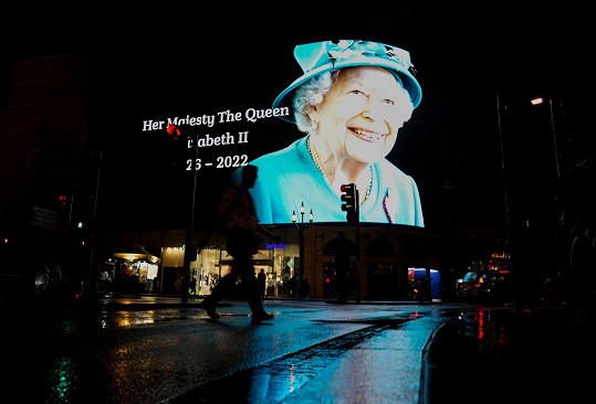 Svět oplakává smrt královny Alžběty II.