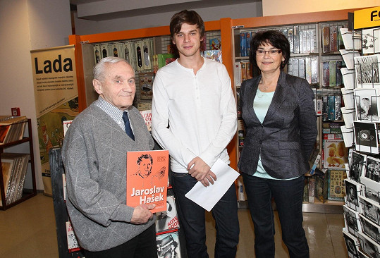 Radko Pytlík s manželkou Věrou Dykovou a synem Vojtou Dykem