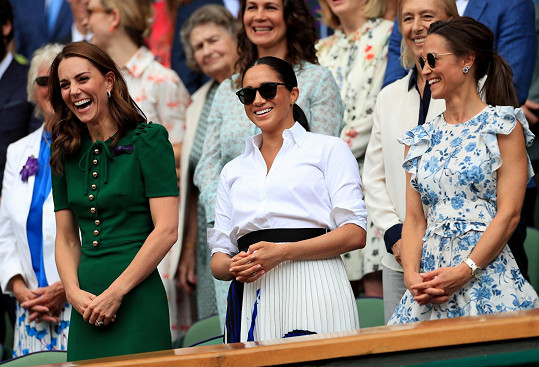 V roce 2019 společně vyrazily na Wimbledon i s Pippou Middleton. Za nimi seděly Martina Navrátilová s manželkou.
