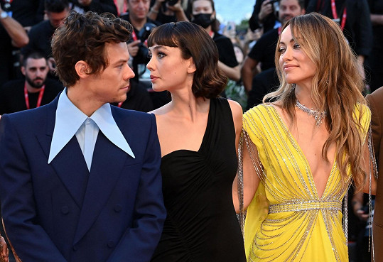 Olivia Wilde a Harry Styles byli na filmové premiéře roztomilí. 