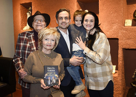 Eva Hrušková se svou rodinou