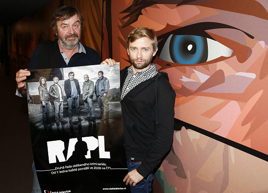 V krimi seriálu Rapl (2016) vytvořil postavu oblíbeného nadporučíka Lupínka. Jeho nadřízeného hrál Alexej Pyško. 