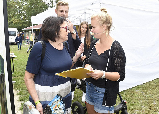 Solaříková s Martou Kubišovou, která přišla akci podpořit.
