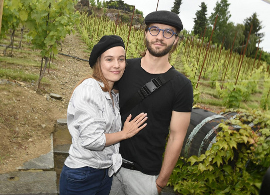 Na představení nového ročníku vín ji doprovodil manžel Matyáš Ramba.