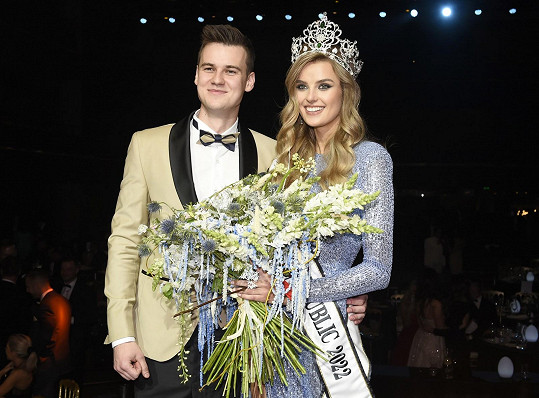 Podpořit jí dorazil z Londýna i na finále Miss Czech Republic.