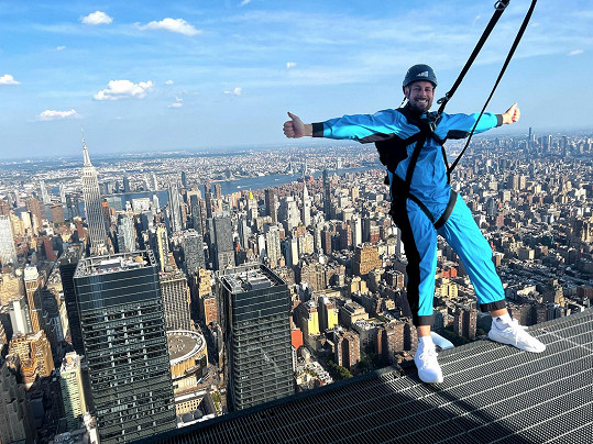 Jarda lezl i po střeše třetího nejvyššího mrakodrapu v New Yorku.