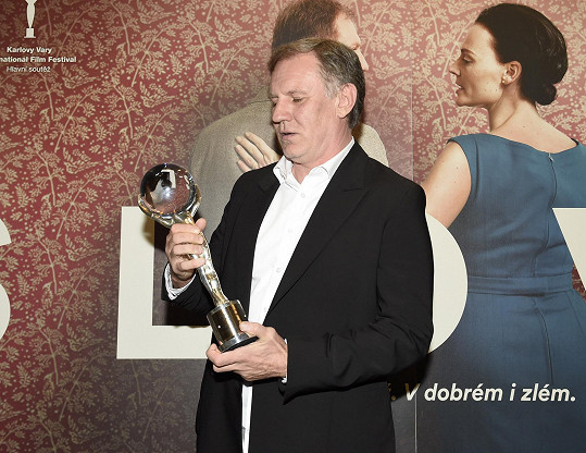 Herec ve Varech obdržel cenu za nejlepší mužský herecký výkon.