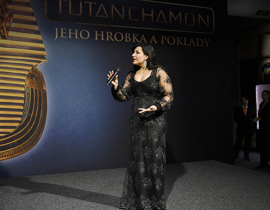 Vystupovala na výstavě Tutanchamon, která probíhá v Brně.