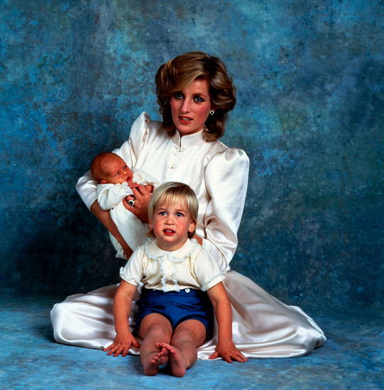 Princezna Diana na archivním snímku se svými syny