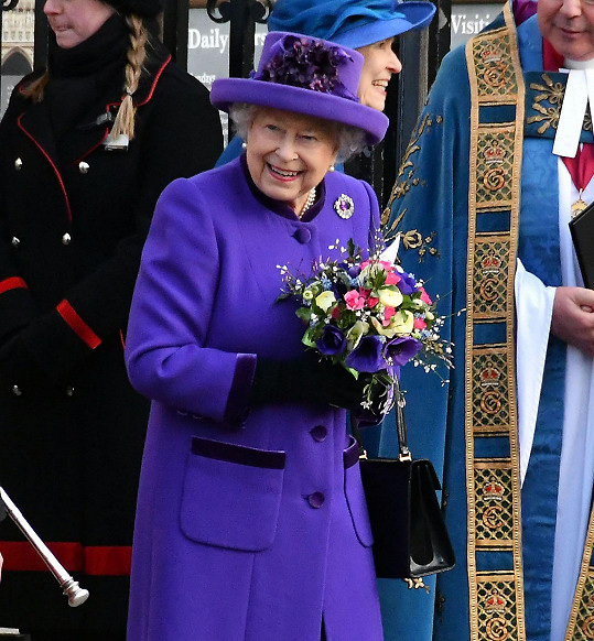 Výrazný fialový odstín pak oblékla při příležitosti oslav Commonwealth Day před třemi lety. 