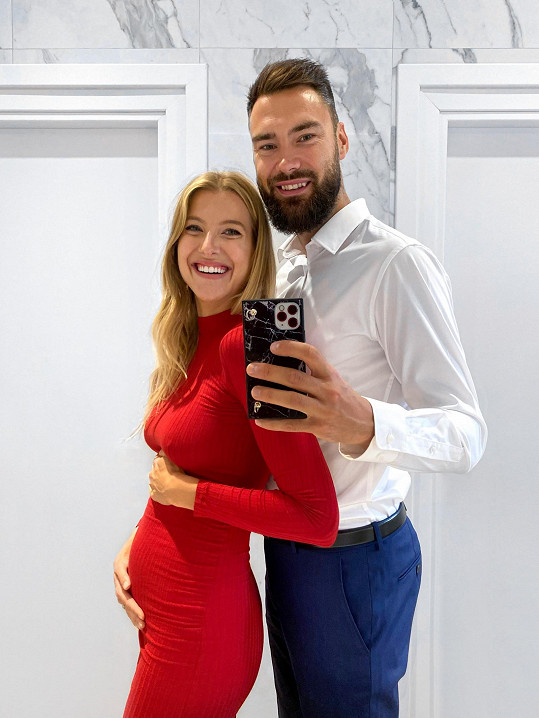 Jitka Nováčková a Tim Sparv se těší na první dítě.