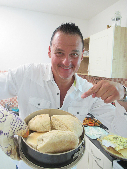 Zpěvák Davide Mattioli bude jedním z účastníků kuchařské reality show.