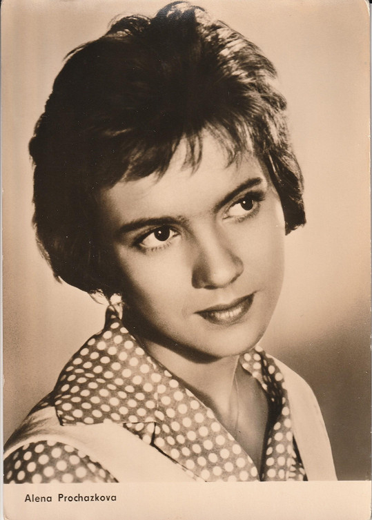 V roce 1963 hrála hlavní postavu ve filmu Okurkový hrdina, bylo jí 16 let.