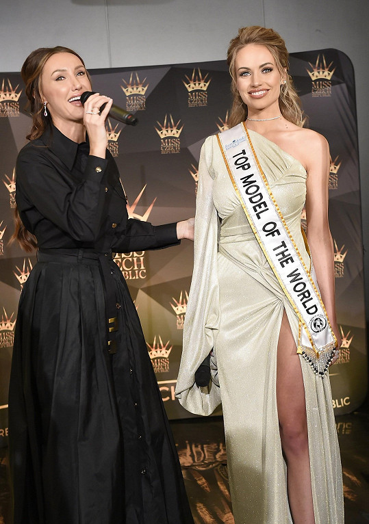 Doma přivítala Natálii Kočendovou, která zvítězila v mezinárodní soutěži krásy Top Model of the World.