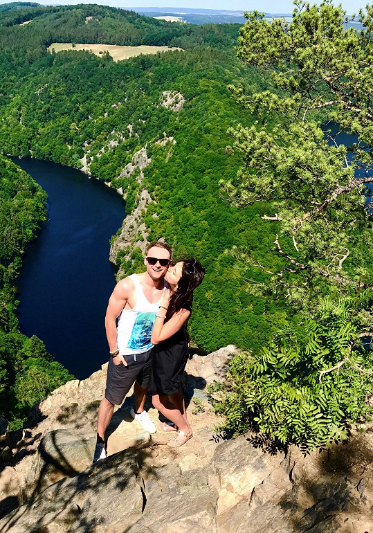 Jakub Štěpán na červnovém snímku s přítelkyní, která s ním tráví dovolenou na Kanárech.