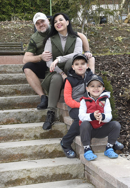 Andrea Kalivodová s manželem Radkem a syny Adrianem a Sebastianem
