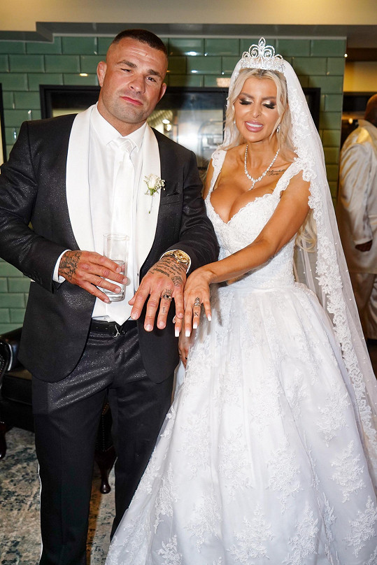 Karlos Vémola se s Lelou oženil letos v červenci.