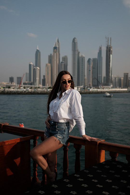 Ředitelka soutěže se snažila pro dívky připravit na soustředění bohatý program včetně výletu do Dubaje.