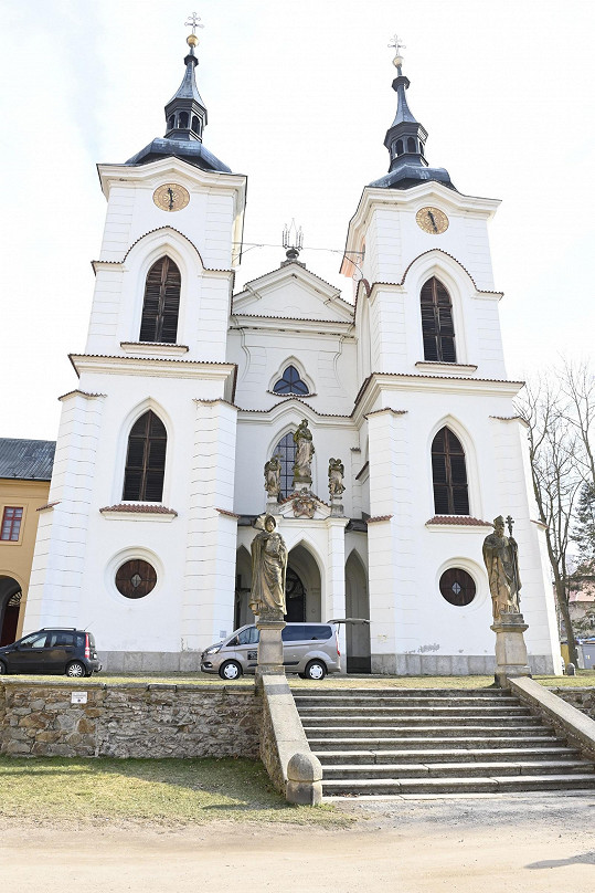 Poslední rozloučení rodiny a přátel s Naďou Urbánkovou se v pátek konalo v kostele Narození Panny Marie v areálu kláštera v Želivě.