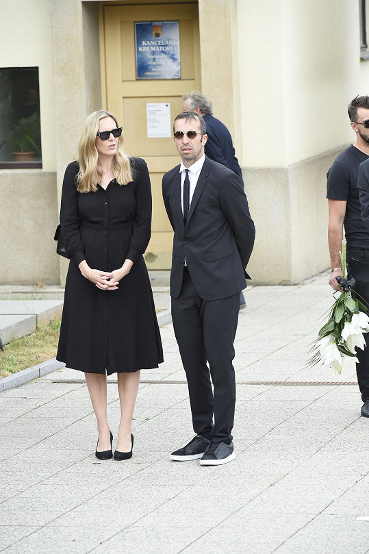 Radek Štěpánek a Nicole Vaidišová nemohli na pohřbu blízkého přítele chybět.