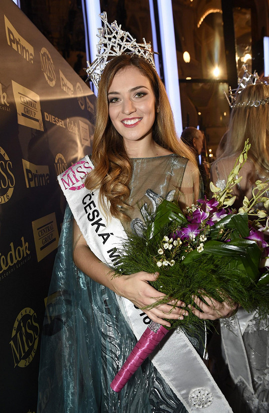 Andrea Bezděková je novou Českou Miss.