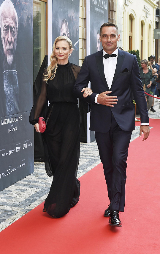 Roman Šebrle s partnerkou Lenkou Kovaříkovou jako hollywoodský pár