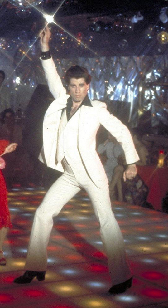 John Travolta ve filmu Horečka sobotní noci v roce 1977