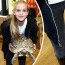 I takhle může dopadnout návštěva zoo: Dcera Lucie Zedníčkové se mazlila s želvou, která jí počurala kalhoty