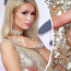 Paris Hilton se pochlubila obřím zásnubním prstenem. Co komplikuje svatební přípravy?